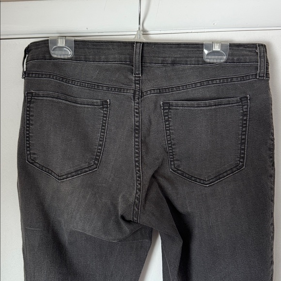 Old Navy Women's Rockstar Straight Leg Jeans - Picture 4 of 5